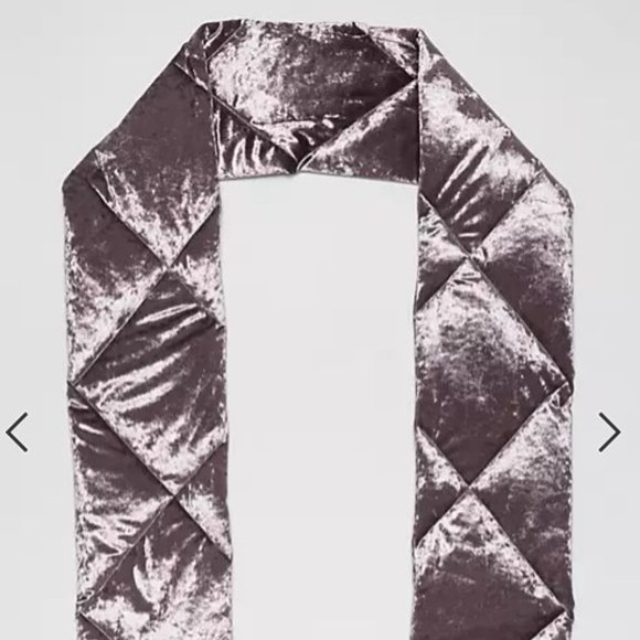 ASOS Quilted Velvet Scarf NWT - Picture 3 of 3